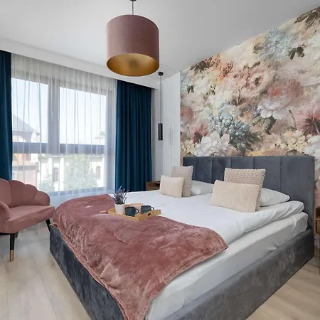 Stylish With Parking & Workspace Close To The Centre By Renters