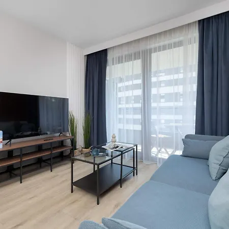 Apartament Stylish With Parking & Workspace Close To The Centre By Renters Kraków