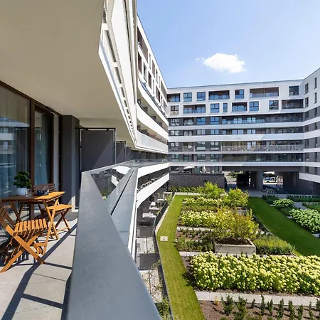 Stylish With Parking & Workspace Close To The Centre By Renters Apartament Kraków