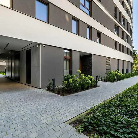 Apartament Stylish With Parking & Workspace Close To The Centre By Renters *