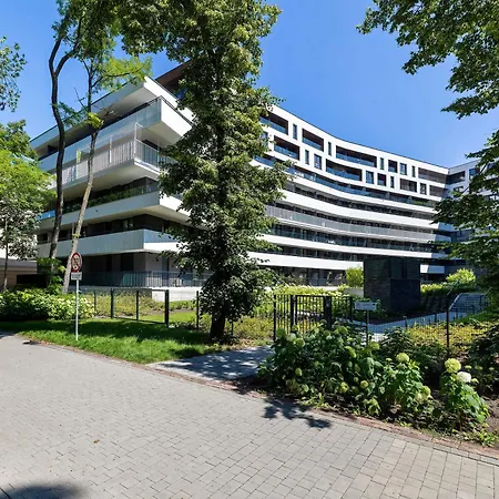 Apartament Stylish With Parking & Workspace Close To The Centre By Renters *